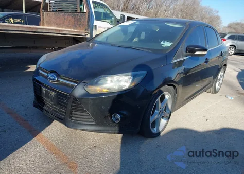 2013 Ford Focus Titanium z USA, uszkodzony, nr VIN 1FADP3J24DL196324